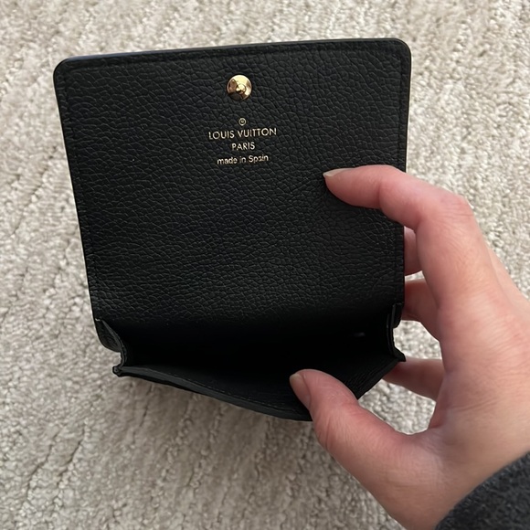 Authentic Louis Vuitton leather card holder - Picture 7 of 7